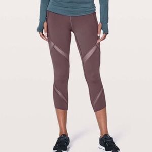Lululemon On Pace Crop